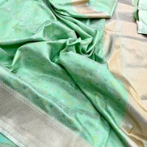 Royal Sea Green Banarasi Handwoven Mashroo Silk Saree