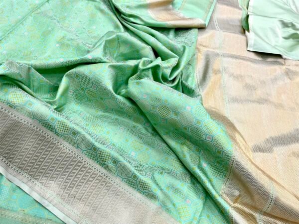 Royal Sea Green Banarasi Handwoven Mashroo Silk Saree